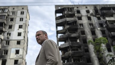 ФОТО | Лив Шрайбер приехал в Украину и посетил разрушенную Бородянку