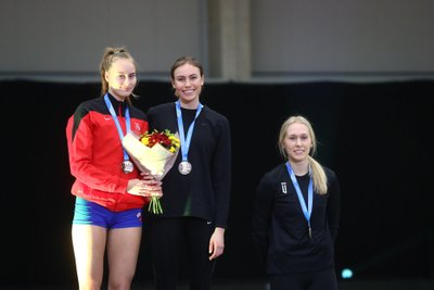 Elisabeth Pihela ja Lilian Turban jagasid Tartus 1.86-ga esikohta, mitmevõistleja Marite Ennuste oli 1.71ga kolmas.