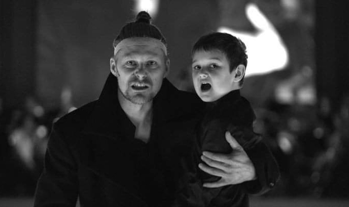 Tambet Tuisk ja Robert Aron Lotman lavastuses "Macbeth".