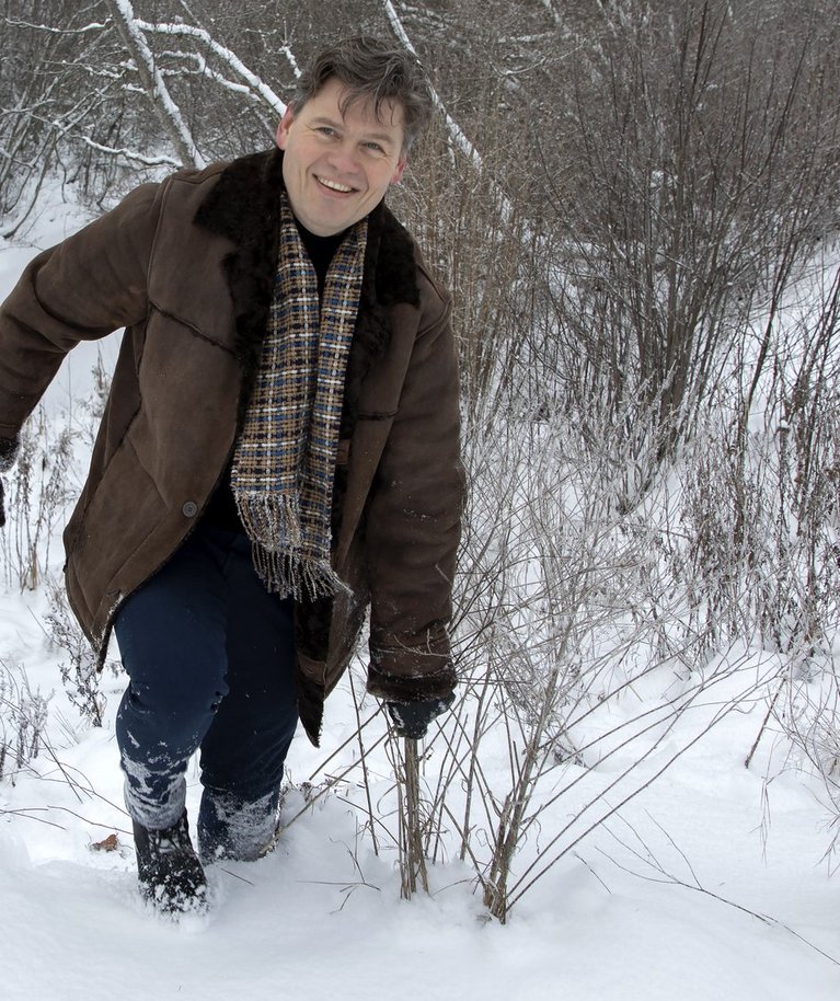 Topi talu peremees Kaupo Kala ei karda lumes mütata, kuna tema Topi Naturali hooldustooted kaitsevad nii riideid kui jalanõusid märjaks ja mustaks saamise eest.