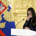 ВИДЕО: Исинбаева расплакалась на встрече с Путиным в Кремле