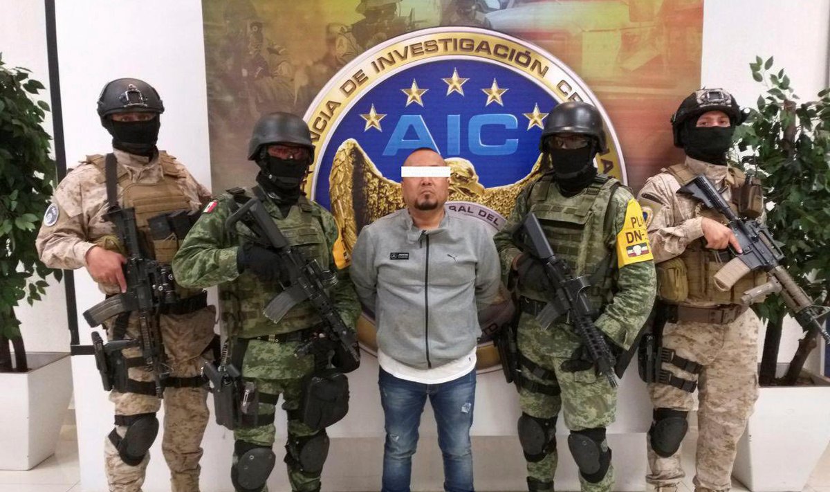 Järjekordne kurjam tabatud: Mehhiko sõdurid mullu augustis koos narkoboss Jose Antonio Yepeziga.