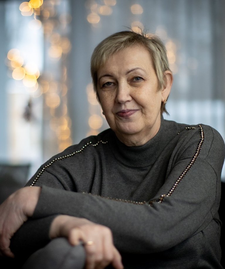 Anu Karavajeva püüab hoolimata haigusest säilitada rõõmsat meelt.