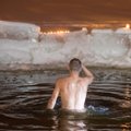 Не ныряйте в прорубь: священник объяснил, почему не нужно купаться на Крещение