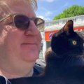 Британца с аутизмом не пустили в супермаркет с котом. Он подал в суд