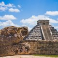 ВИДЕО | Туристка разозлила мексиканцев танцем на пирамиде майя
