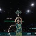 Ajalugu teinud 19-aastane Taani tennisetalent alistas Pariisi tippturniiri finaalis Novak Djokovici