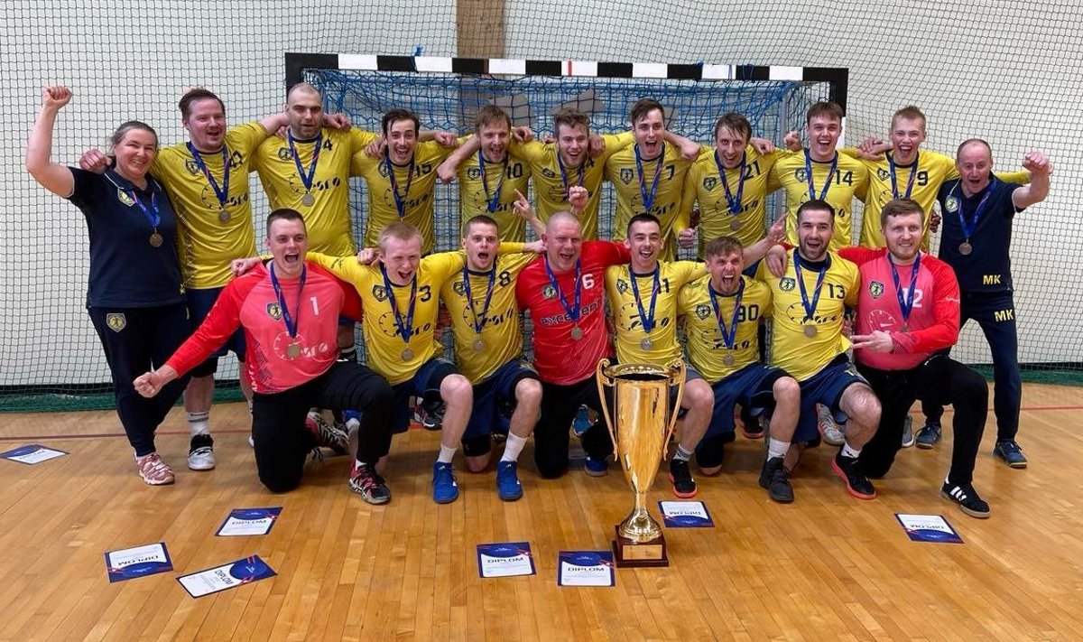 Hooaja 2021/2022 hõbemedalimeeskond – Viljandi HC