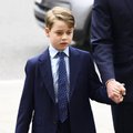 Prints George käis uues koolis proovipäeval, aga tulevase kuninga klassikaaslaste käitumine paneb kukalt kratsima