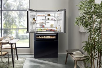 Veel on vahva leid näiteks Siemensi külmkapp, kus keskel on integreeritud sisse ka veinikülmik IQ700 Smart Multi Door.