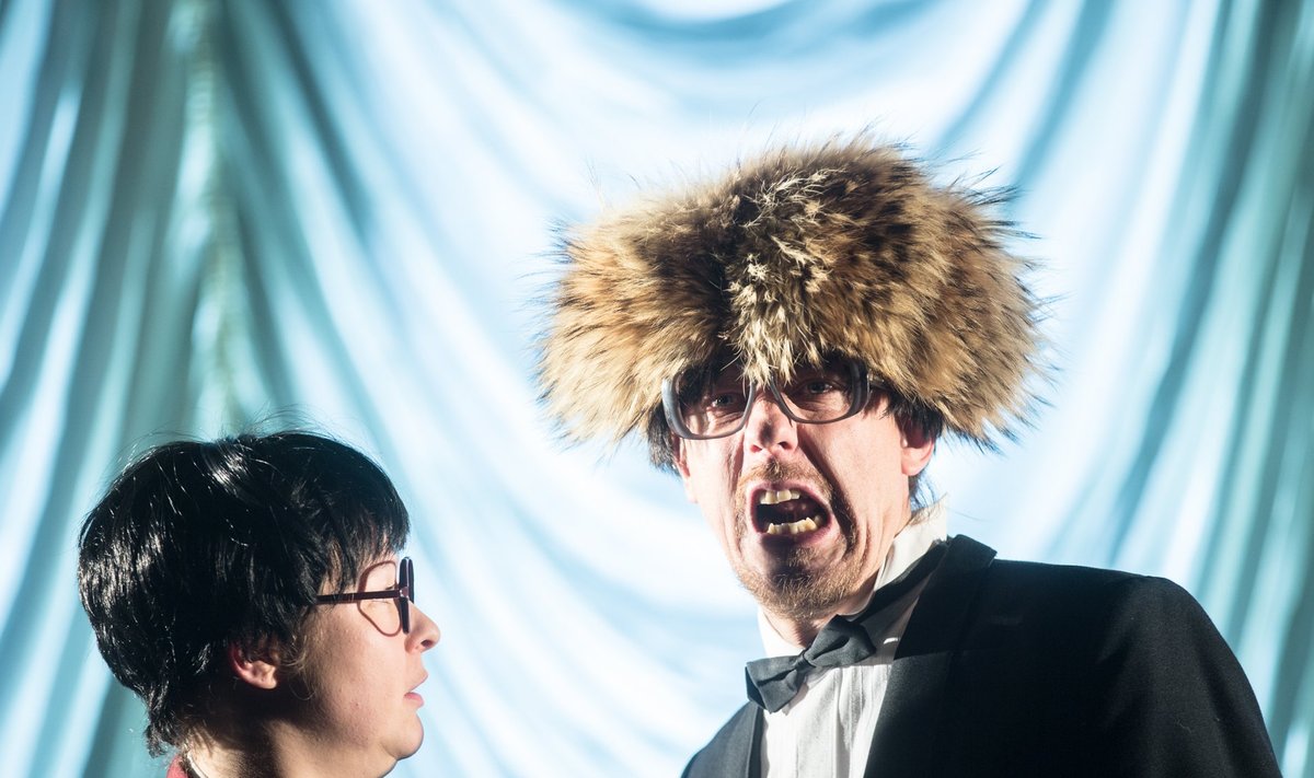 „Baskin ehk Nalja põhivormid” (osades Katrin Pärn ja Janek Joost) on Eesti teatris tähelepanuväärne juhtum, kus tegijad esitavad julgelt kodumaist klassikalist komöödiat. 