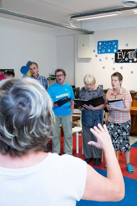 Merimetsa tugikeskuse laulukoor