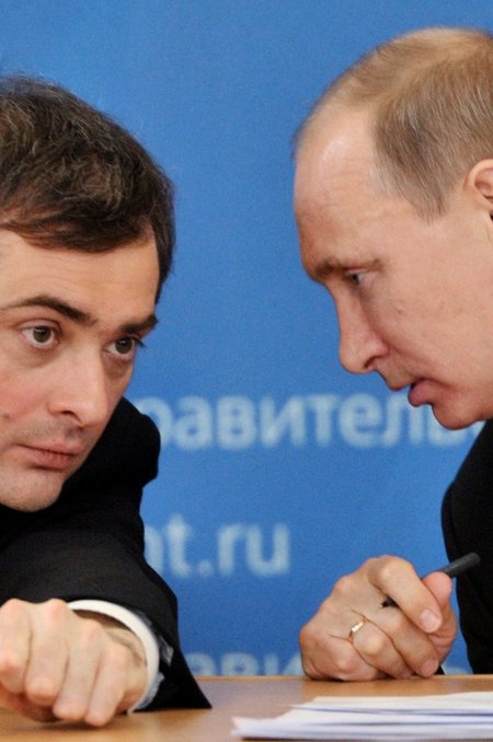 Vladislav Surkov ja Vladimir Putin peavad nõu