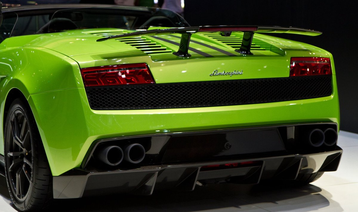 Krüptokuninga autoparki kuulus näiteks üks Lamborghini auto.