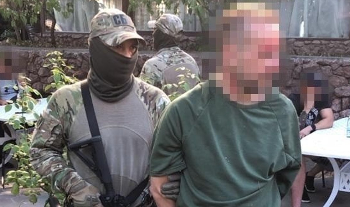  УПАКОВАЛИ: Служба безопасности Украины арестовала на горячем крипто-бизнесмена, который заказал убийство. ФОТО: СБУ