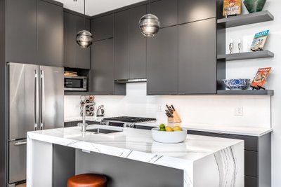 Chicago,,Il,,Usa,-,July,10,,2020:,A,Modern,Kitchen