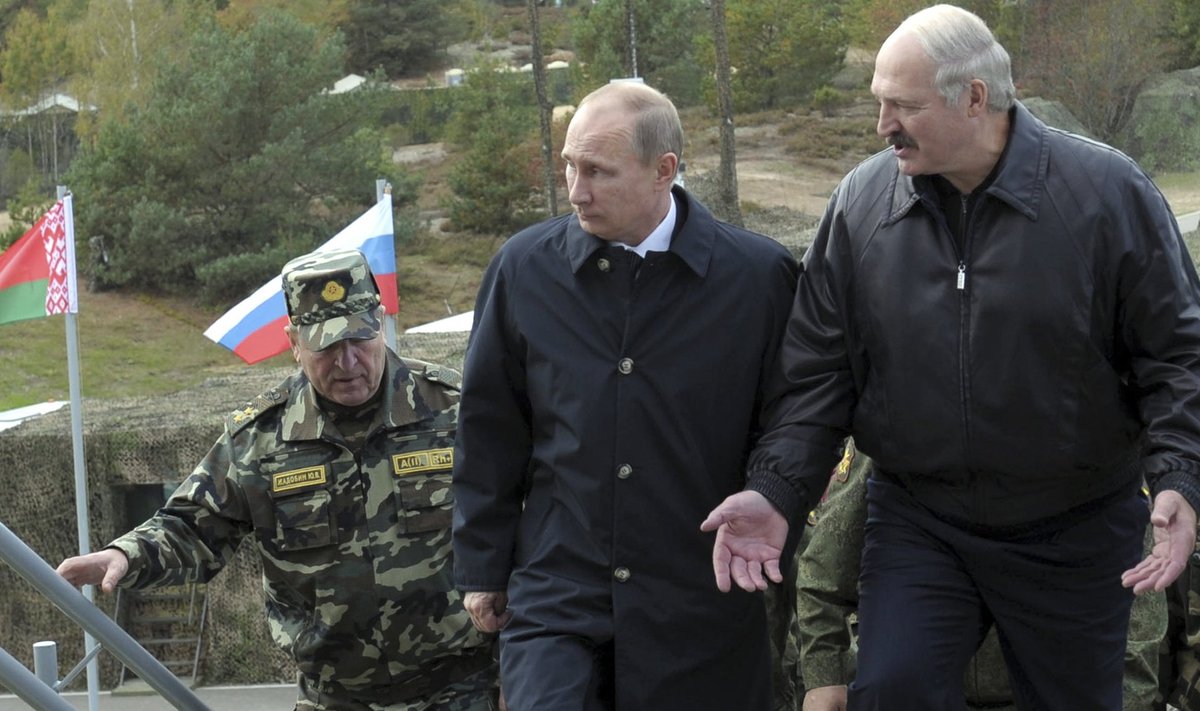Vladimir Putin ja Aleksandr Lukašenko Zapad 2013 ajal