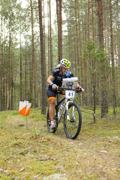 Orienteerutakse ka ratastega - eestlased on rattaorienteerumises rahvusvahelisel areenil väga edukad olnud - võidetud on nii maailma- kui Euroopa meistritiitleid