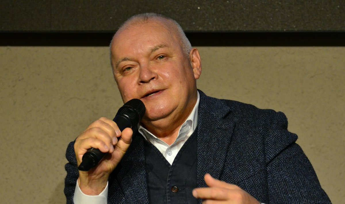 Ведущий "Вестей Недели" Дмитрий Киселев