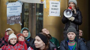 „Toetan põlisrahva õigusi!“ Greta Thunberg nõuab koos saamidega tuulegeneraatorite lammutamist