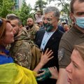 ФОТО и ВИДЕО | Порошенко облили зеленкой во время празднования Дня независимости в Украине