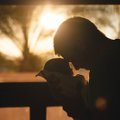 Paariterapeut ja viie lapse ema omadest kogemustest: miks tekib ka meestel sünnitusjärgne depressioon ja kas seda ennetada saab?
