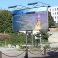 ФОТО | Мужчины, берите пример! Очередной романтик выразил свою любовь в стиле Репинского — большим плакатом в центре города