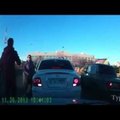 Naised ründavad autojuhti
