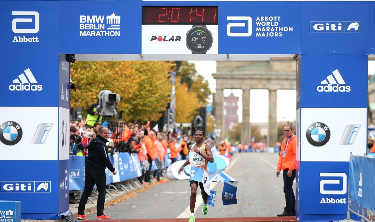 Kenenisa Bekele (ETH) gewinnt BMW Berlin Marathon 2019 auf Straße des 17. Juni in Berlin am 29.09.19 BMW Berlin Marathon