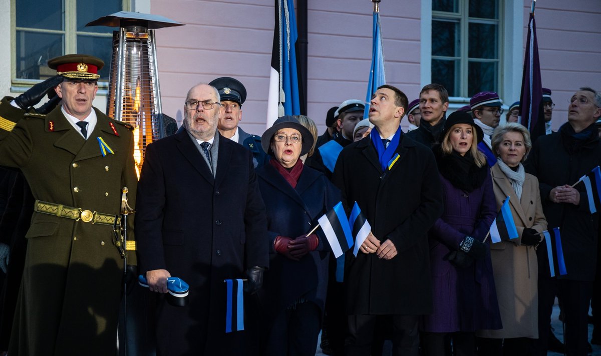 Alar Karis, Jüri Ratas ja Kala Kallas riigilipu heiskamisel