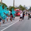Autojuht sööstis Florida LGBT-kogukonna Pride-paraadil maasturiga rahva sekka, tappes ühe inimese