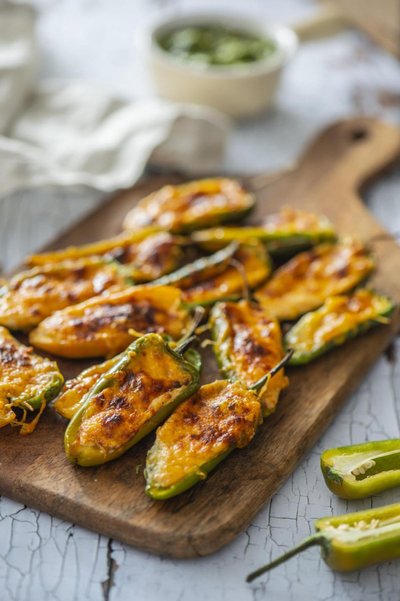 Grillitud jalapeño-piprad juustutäidisega