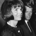 Šokeeriv paljastus: Jackie Kennedyle maksti hiigelsumma, et ta oma tiiba ripsutavast abikaasast ei lahutaks!
