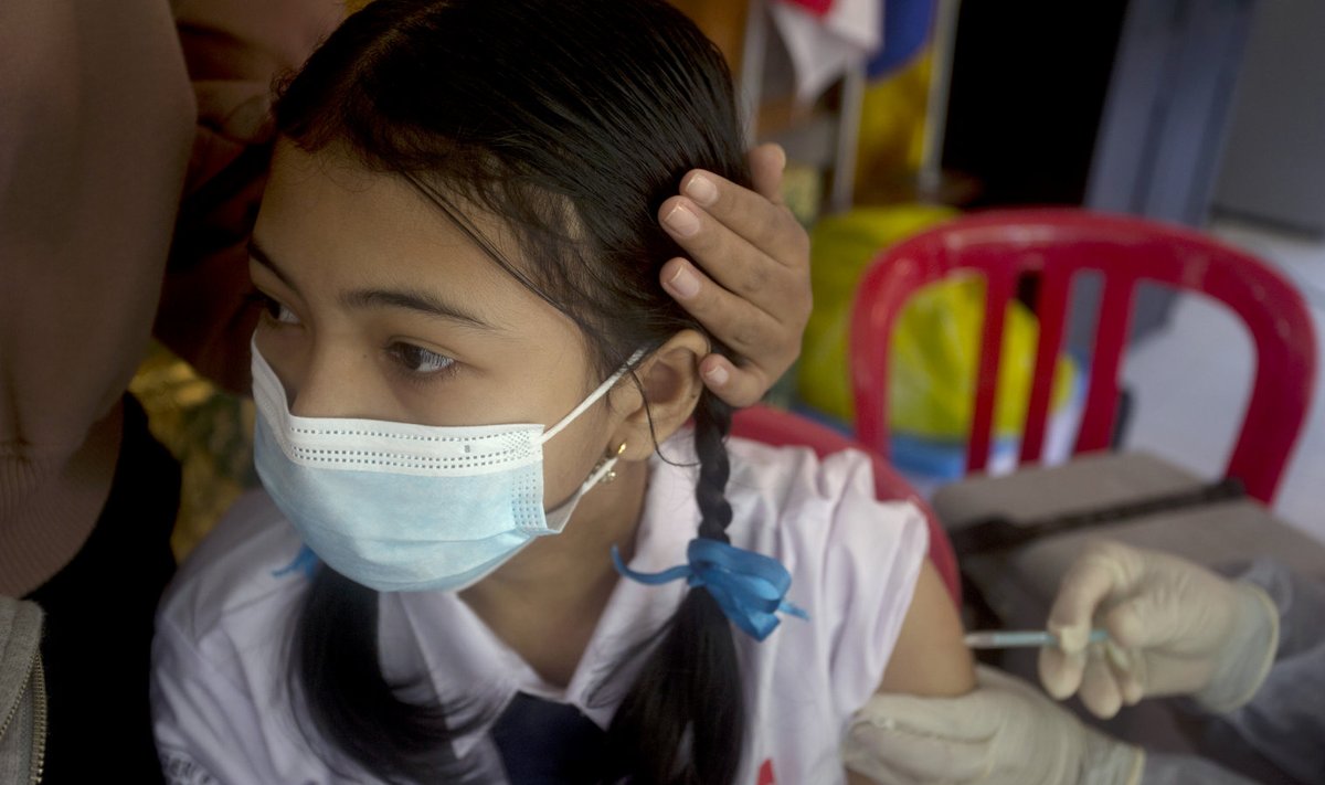 Hiina Sinovaciga korraldatakse vaktsineerimiskampaaniaid ka koolides. 