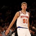 New York Knicks loobus Kuzminskasest, et teha ruumi dopingukeelust vabanevale Joakim Noah'le