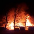 FOTOD | Kohtla-Nõmmel põlesid puukuurid