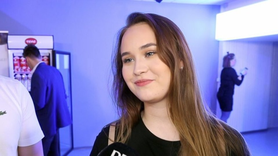 VIDEO | Eesti Laul 2019 poolfinaalis xtra basic'uga esinev Emily J:  kirjutamisperiood oli mul väga emotsionaalne aeg! - Delfi TV