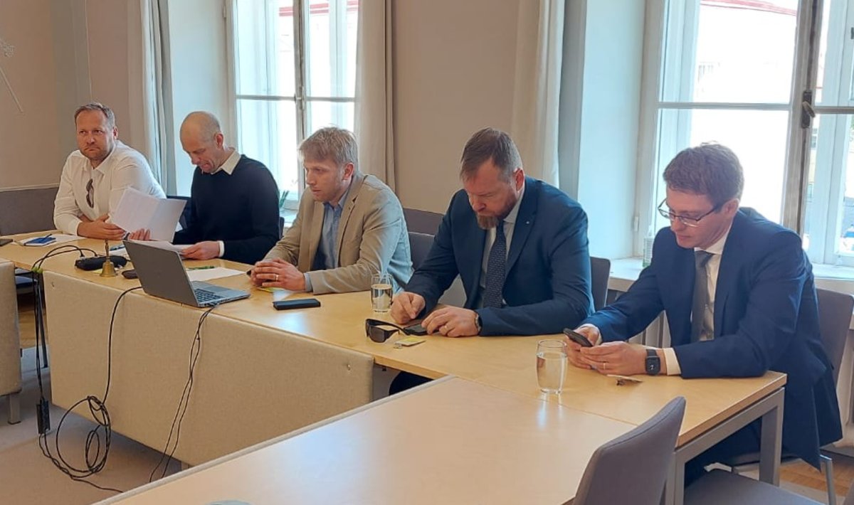 Keskerakonna fraktsiooni kohtumine Eleringi juhi Taavi Veskimäe ning majandusministeeriumi, Infortari ja Alexela esindajatega.