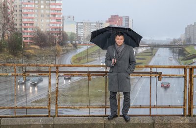 Михаил Кылварт на мосту между "Котка" и центром "Линдакиви"