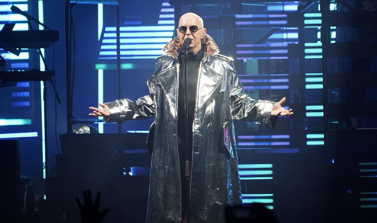 Neil Tennant von den Pet Shop Boys live bei einem Konzert der Dreamworld - The Greatest Hits Live Tour in der Mercedes-