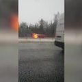 VIDEO | Tallinna-Pärnu maanteel põles sõiduauto lahtise leegiga