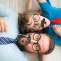 Isa ja terapeut: kuidas kasvatada hea huumorimeelega lapsi, kelle naljad ei ole kohatud?