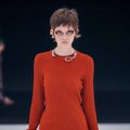 ФОТО | Модель с петлей на шее. Givenchy критикуют за украшения в форме удавки на Неделе моды в Париже