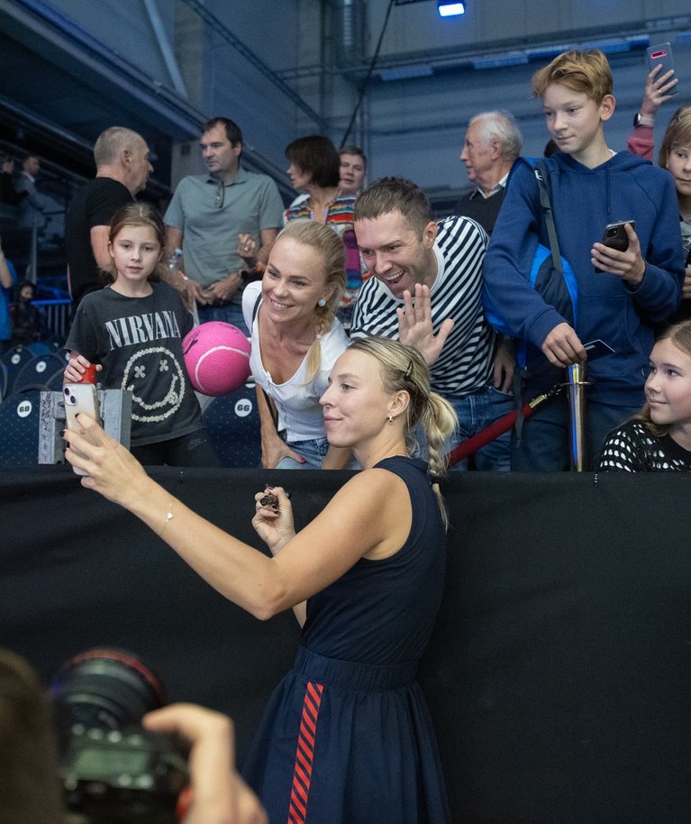 Anett Kontaveit pärast Kaia Kanepi alistamist Tallinn Openi poolfinaalis.