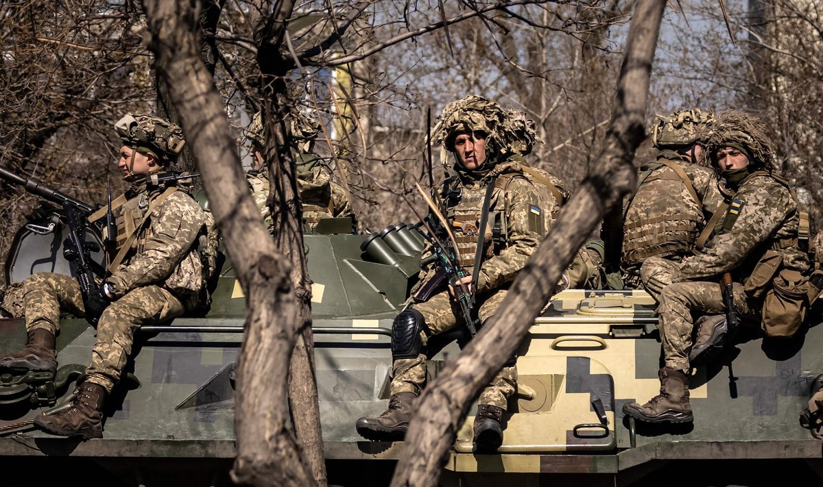 VALMIS: Ukraina sõdurid 7. aprillil Luganski oblastis asuvas Sjevjerodonetskis.