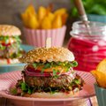 RETSEPTID | Kodused käsitööburgerid — õndsuse tipptase! Vaata, millised lisandid teevad burksist tõeliselt hõrgu maitseelamuse