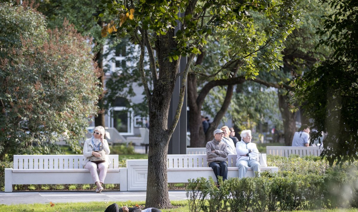 On meeldivaid erandeid. Tallinna Tammsaare park sai uue kuue ja seal on märgata varasemast rohkem inimesi aega veetmas.