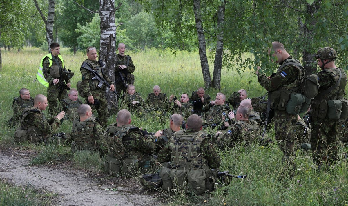 1. jalaväebrigaadi värsked sõdurid läbisid esimese rännaku. Pilt on illustratiivne.