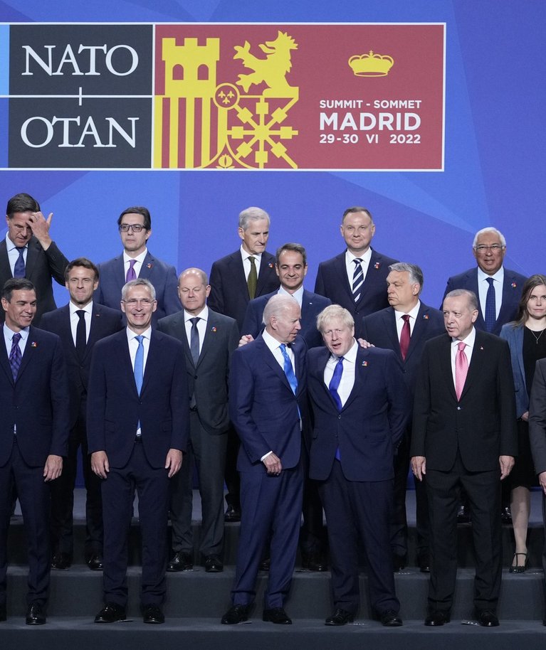 Kohe näha, et vanad sõbrad: Madridi ühispildi keskpunktis on Ameerika president Joe Biden ja Briti peaminister Boris Johnson, vasakul näeb ka Eesti peaministrit.