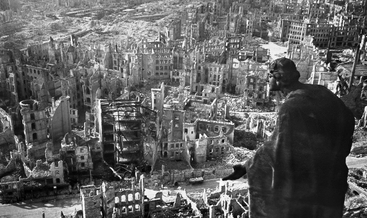 Dresden pärast pommirünnakuid 1945. aastal. Foto: Walter Hahn
